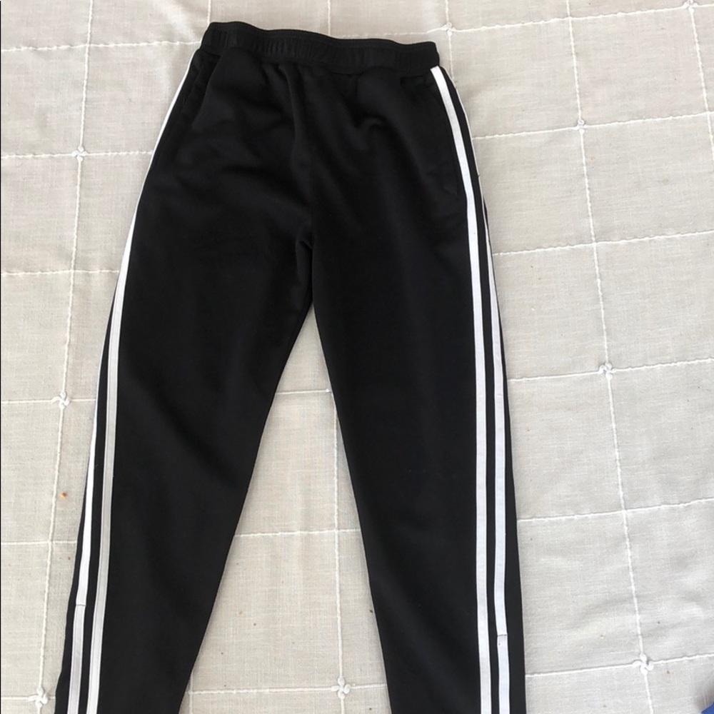 BLACK SWEATPANTS
